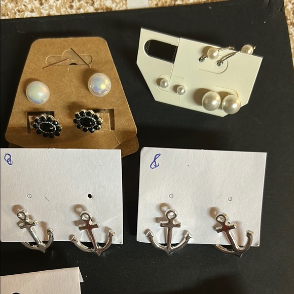 Earring Set - Picture 3 of 5